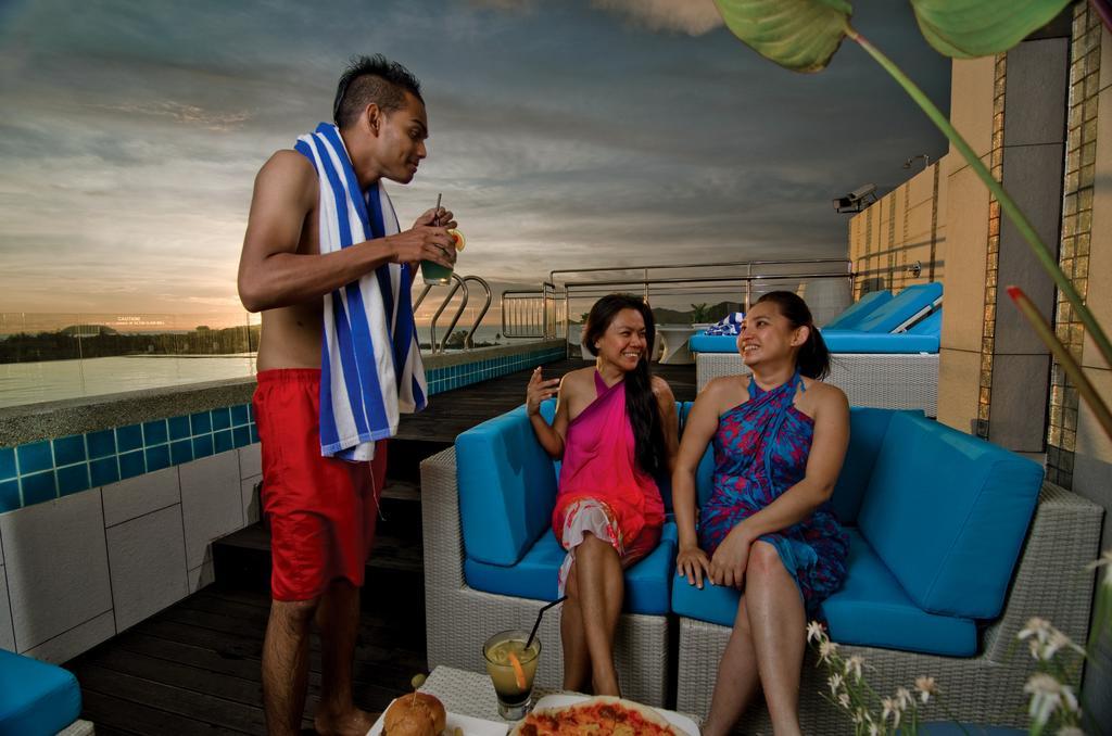 C'Haya Hotel Kota Kinabalu Buitenkant foto