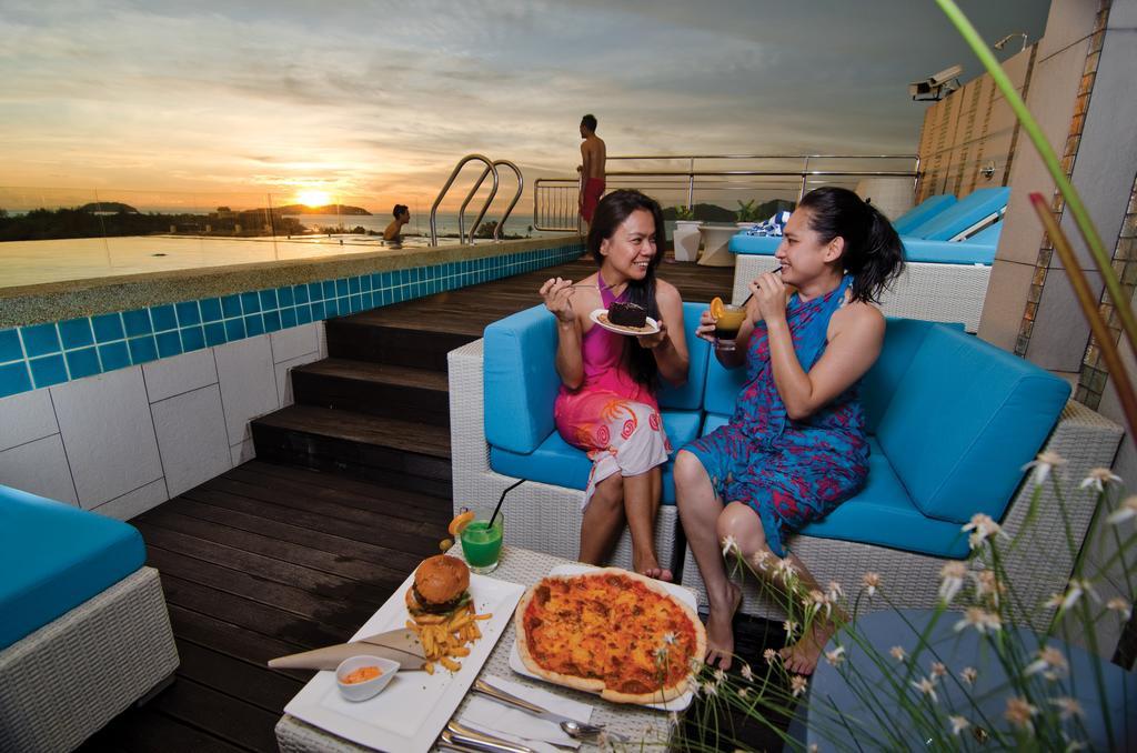 C'Haya Hotel Kota Kinabalu Buitenkant foto