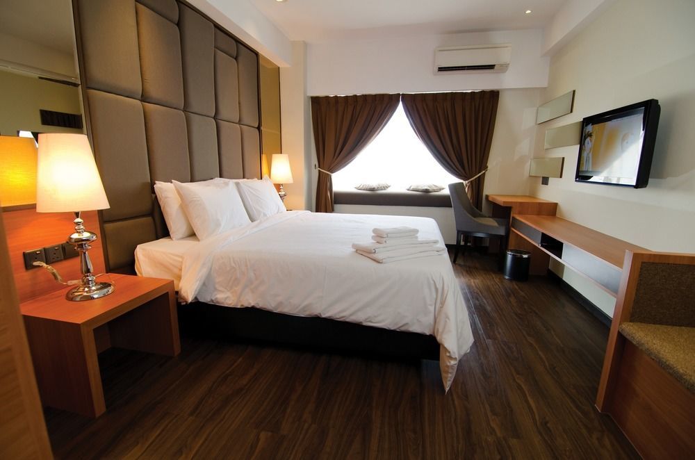C'Haya Hotel Kota Kinabalu Buitenkant foto