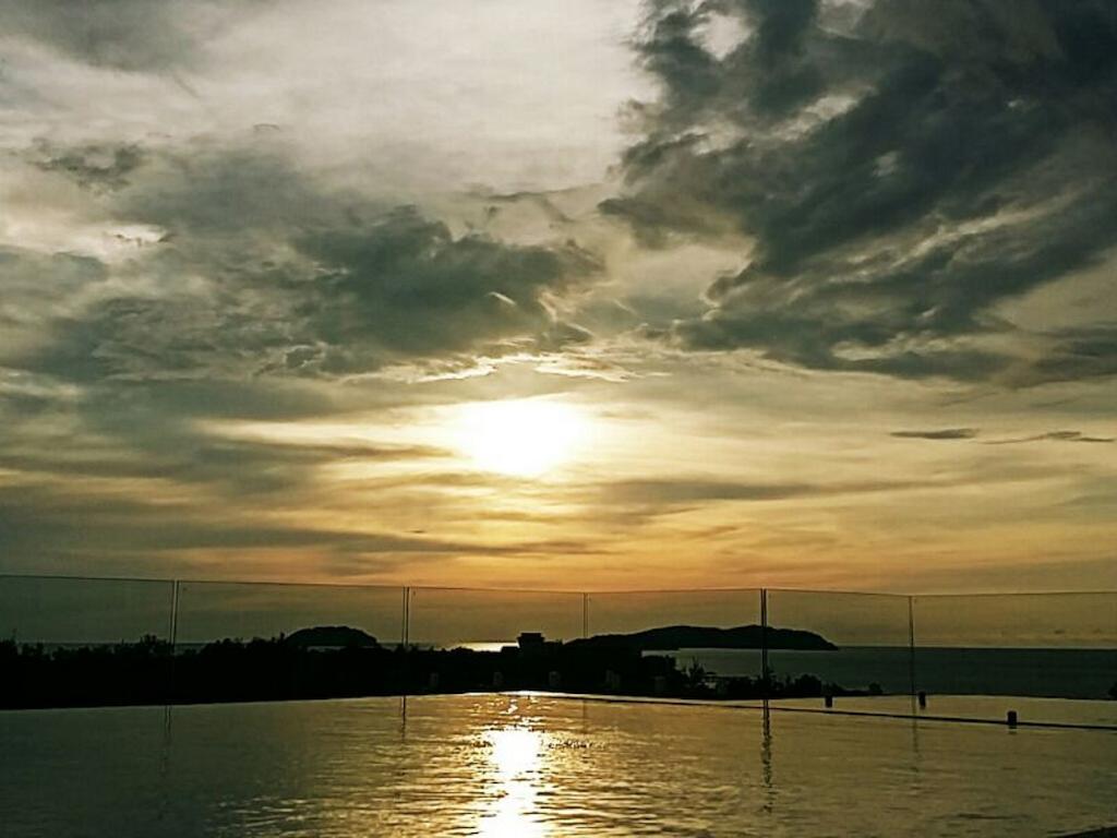 C'Haya Hotel Kota Kinabalu Buitenkant foto