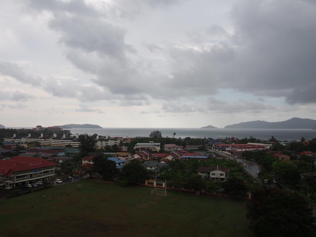 C'Haya Hotel Kota Kinabalu Buitenkant foto