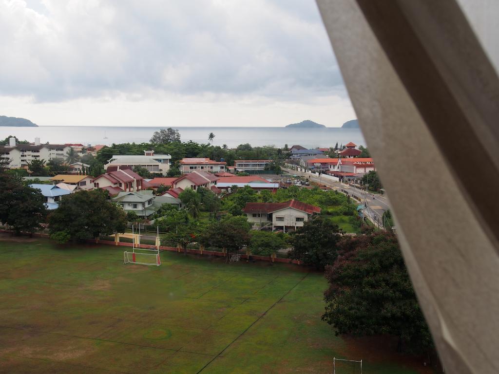 C'Haya Hotel Kota Kinabalu Buitenkant foto