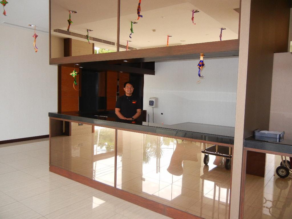 C'Haya Hotel Kota Kinabalu Buitenkant foto