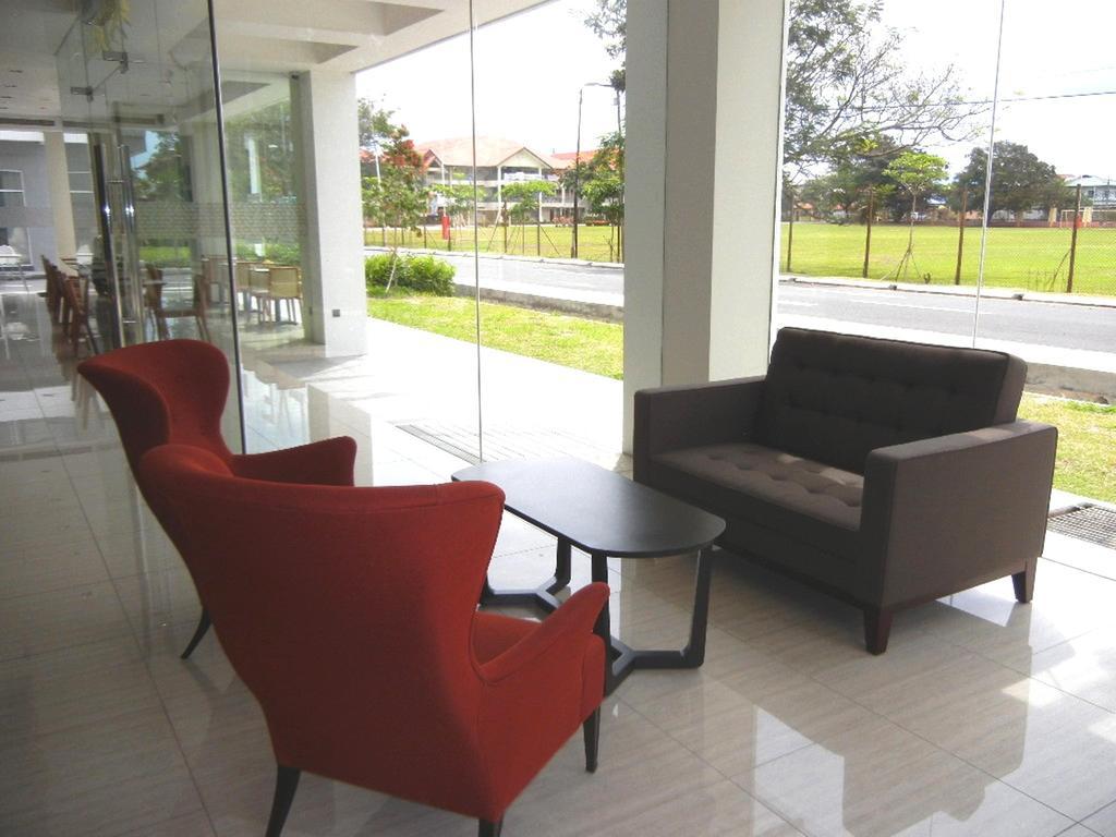 C'Haya Hotel Kota Kinabalu Buitenkant foto